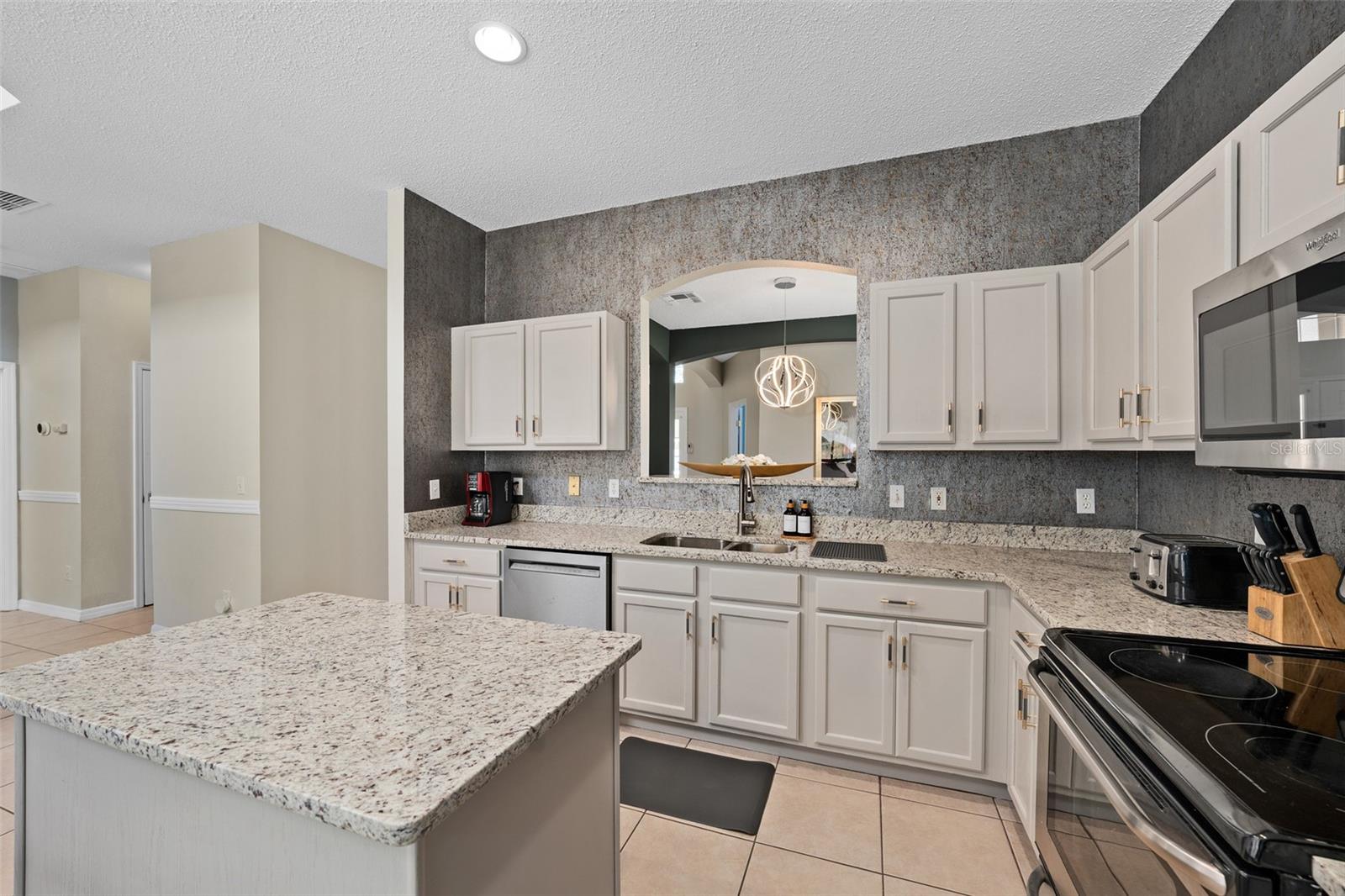 Image 12 of 40 For 8488 Oasis Key Cove