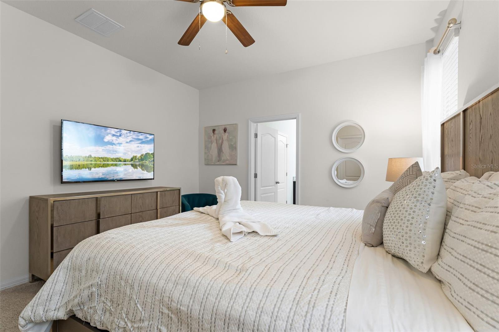 Image 15 of 59 For 6096 Broad Oak Drive
