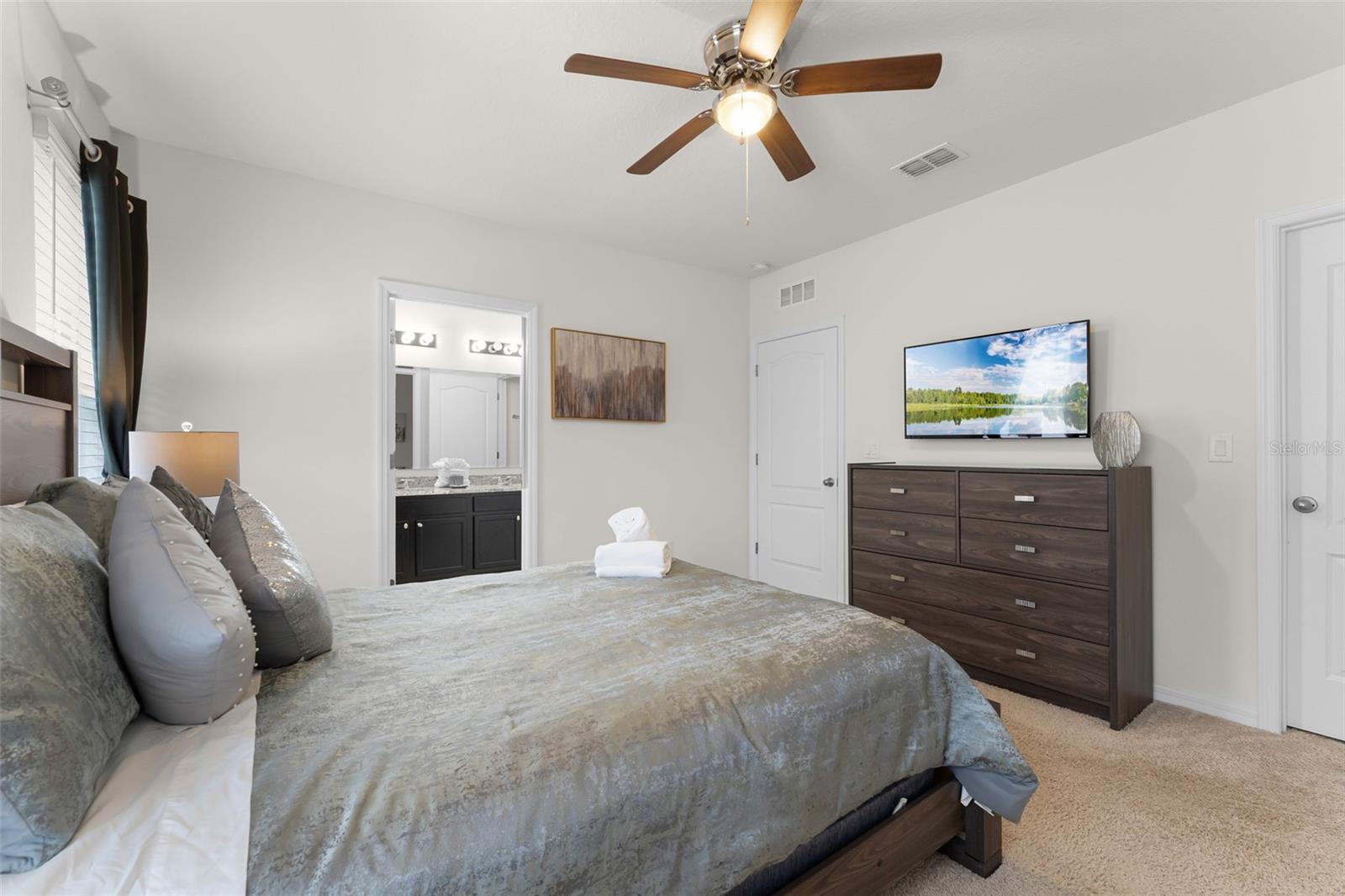 Image 30 of 59 For 6096 Broad Oak Drive