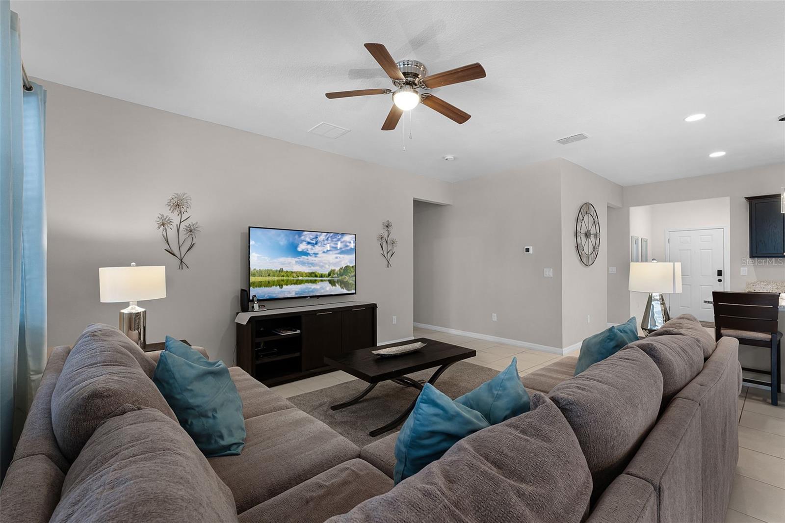 Image 9 of 59 For 6096 Broad Oak Drive