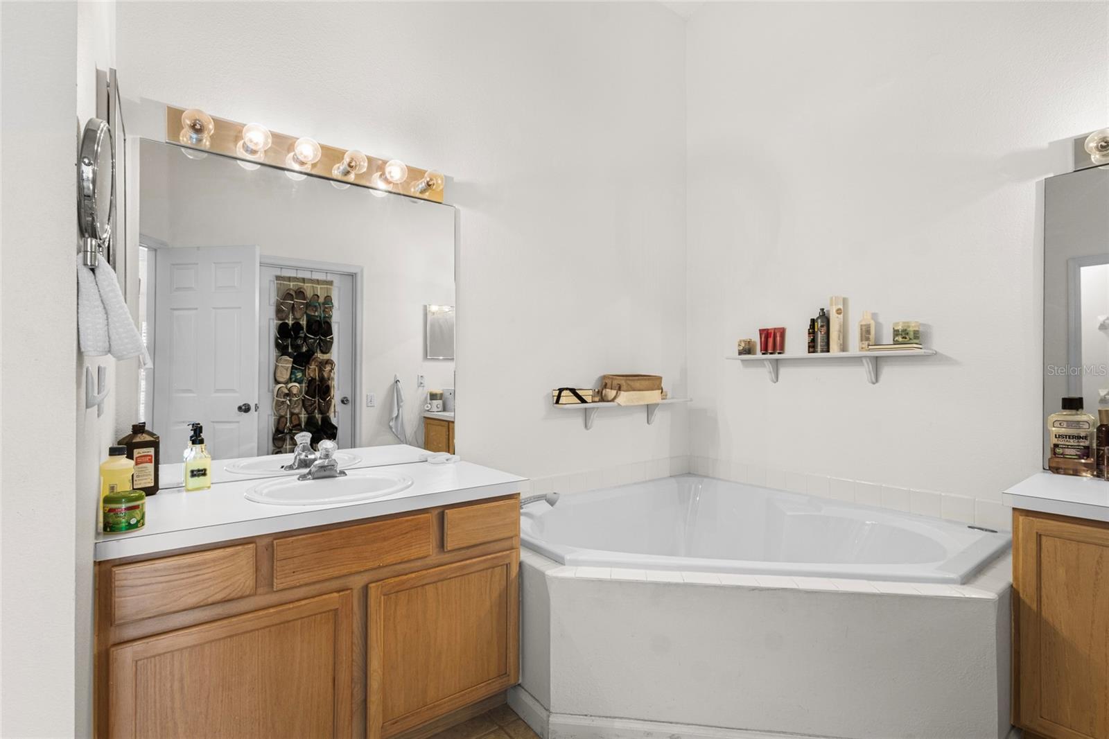 Image 10 of 27 For 6029 Lake Pointe Drive 202