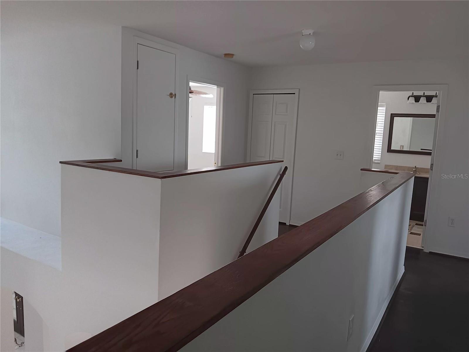 Listing photo id 17 for 18178 Sandy Pointe Drive
