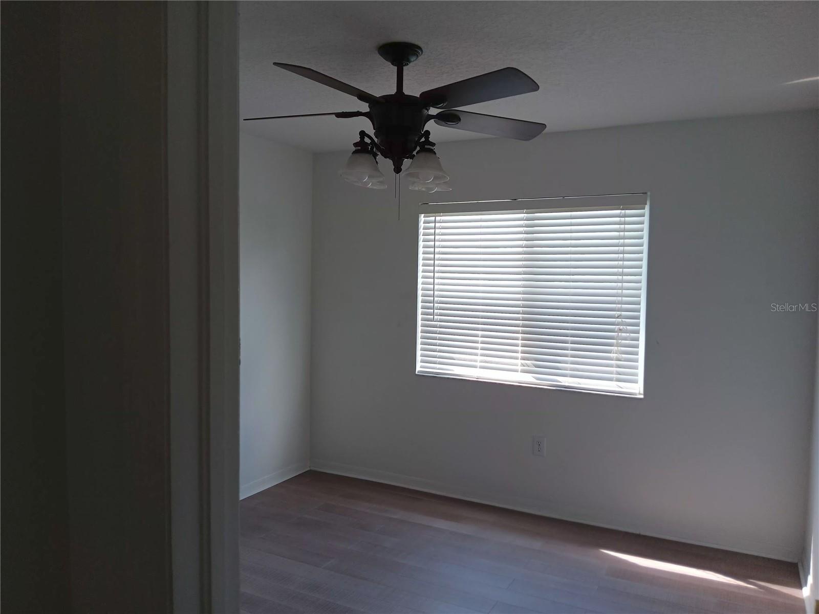 Listing photo id 19 for 18178 Sandy Pointe Drive