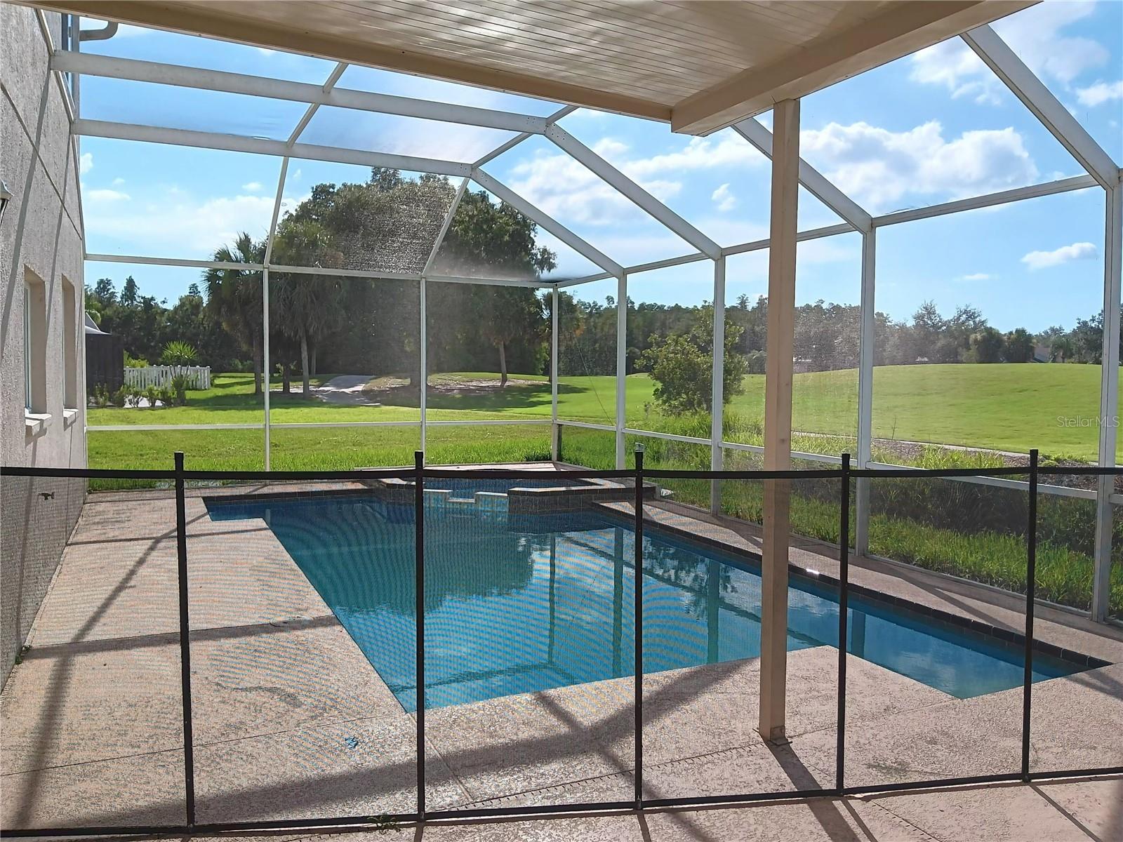 Listing photo id 32 for 18178 Sandy Pointe Drive