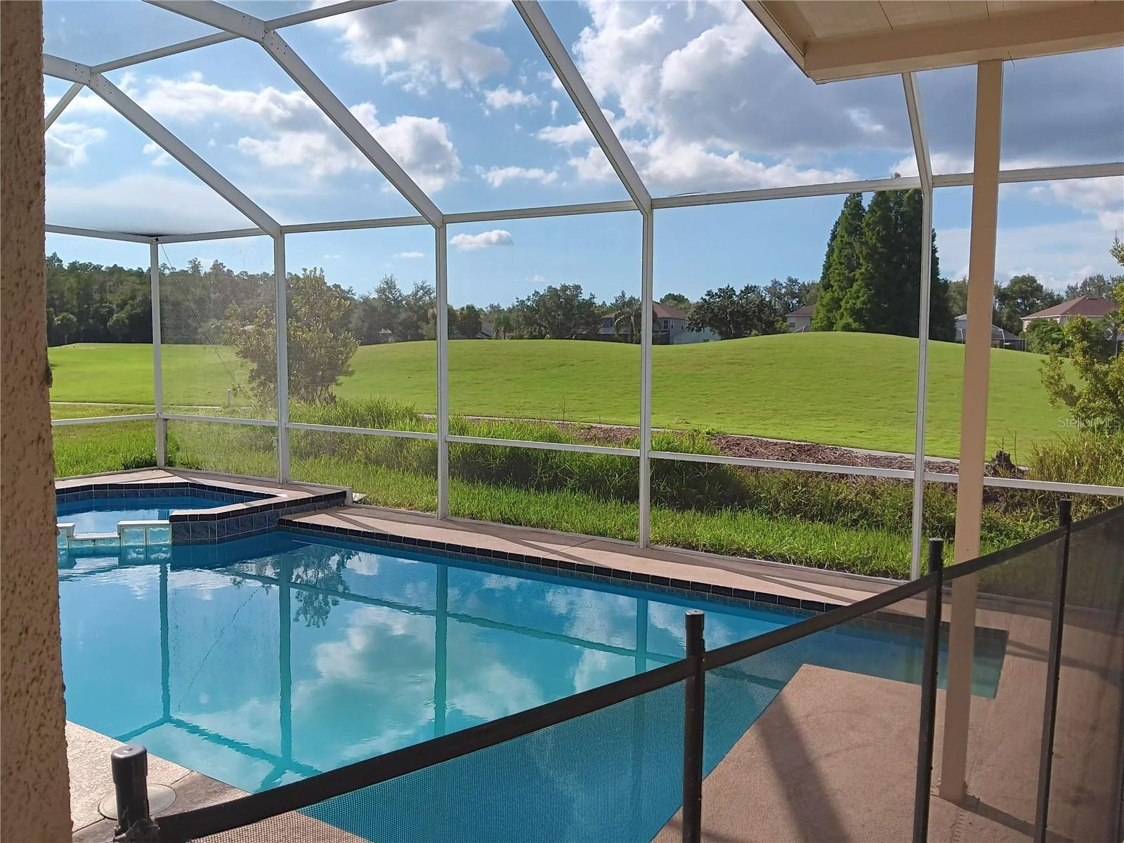 Listing photo id 33 for 18178 Sandy Pointe Drive