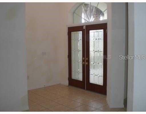 Listing photo id 3 for 18178 Sandy Pointe Drive