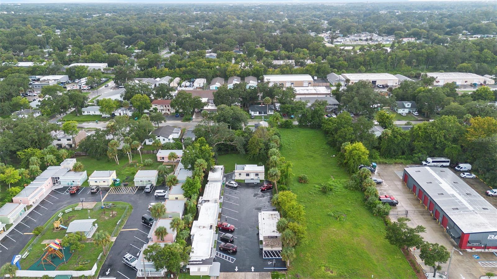 Image 5 of 13 For 828 Ridgewood Avenue