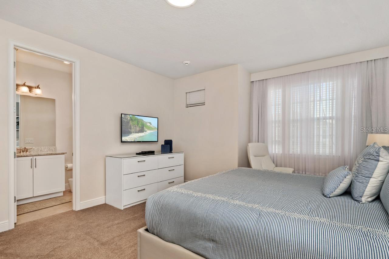 Image 12 of 34 For 7700 Fairfax Drive