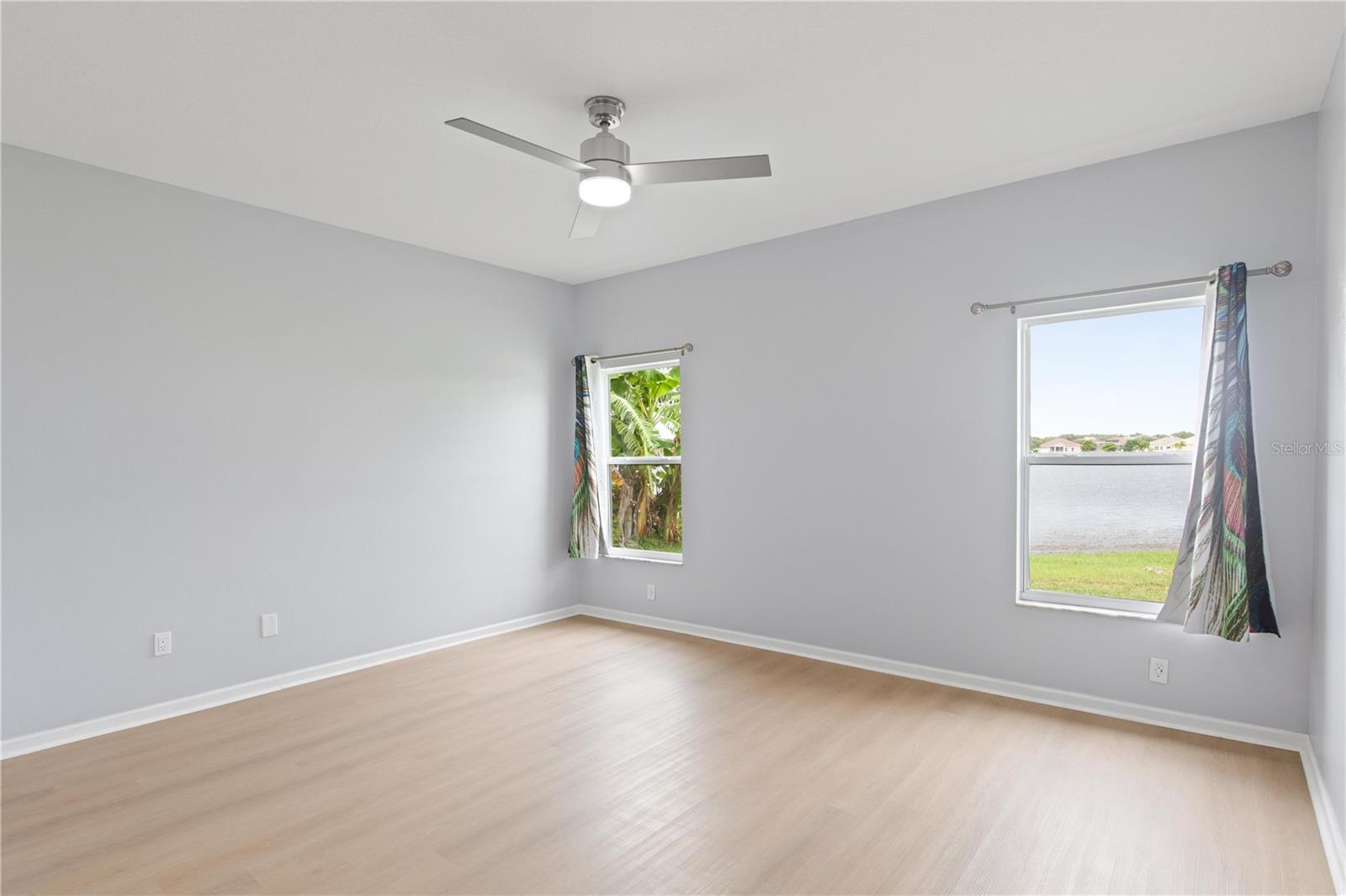 Image 17 of 40 For 13646 Hawk Lake Drive