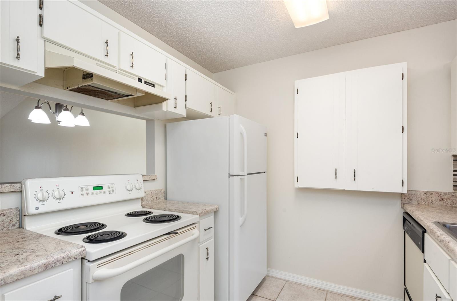 Image 11 of 25 For 915 Fairvilla Drive