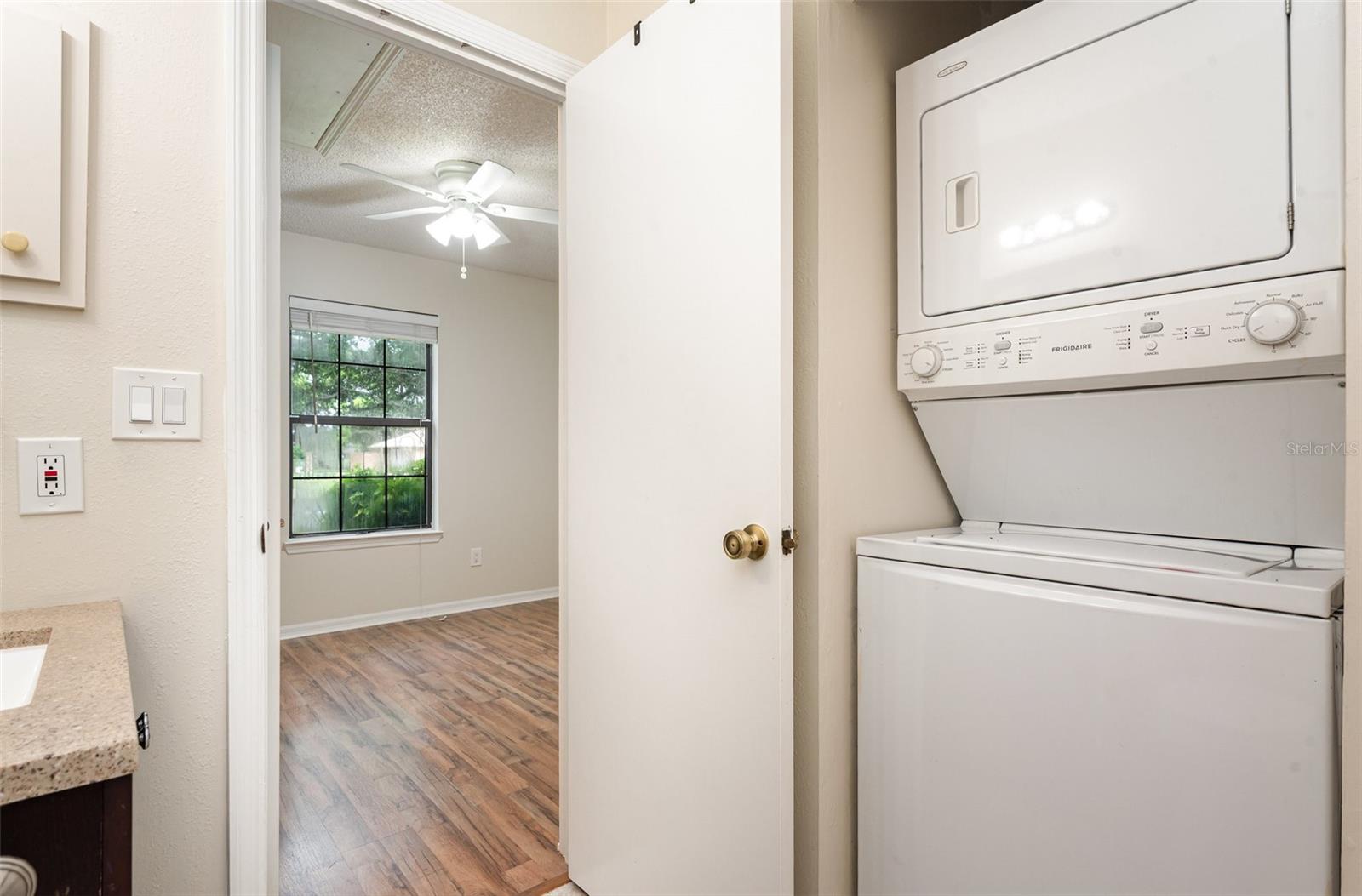 Image 14 of 25 For 915 Fairvilla Drive