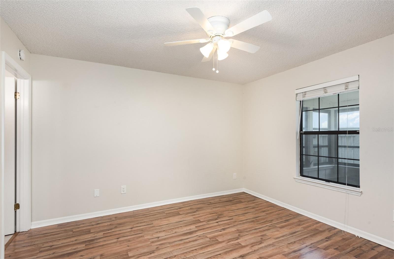 Image 15 of 25 For 915 Fairvilla Drive