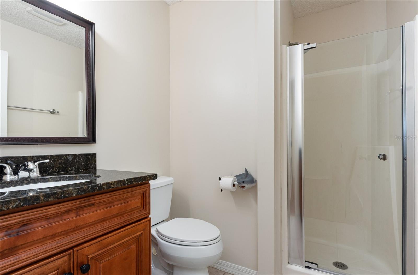 Image 17 of 25 For 915 Fairvilla Drive