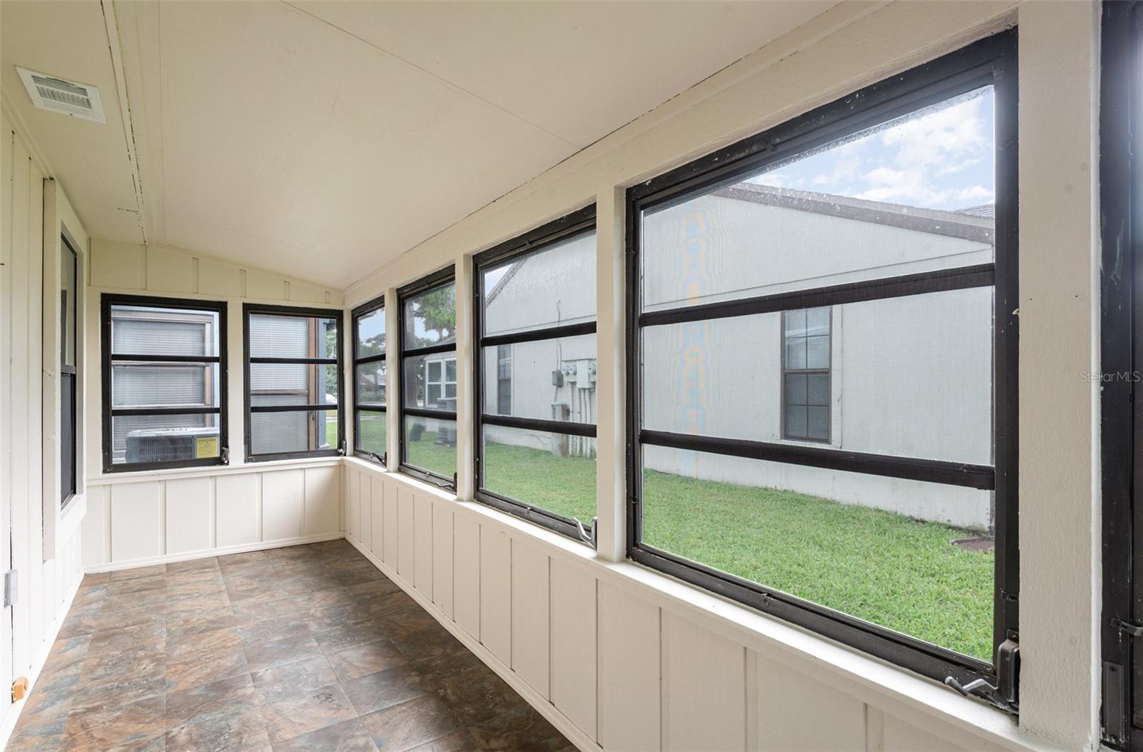 Image 21 of 25 For 915 Fairvilla Drive