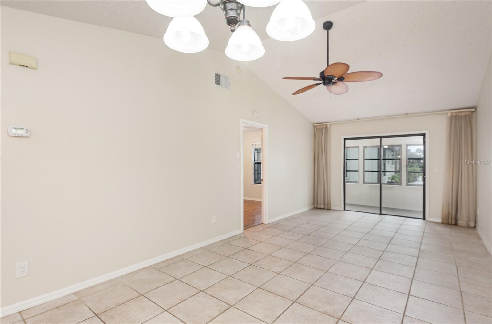 Image 8 of 25 For 915 Fairvilla Drive