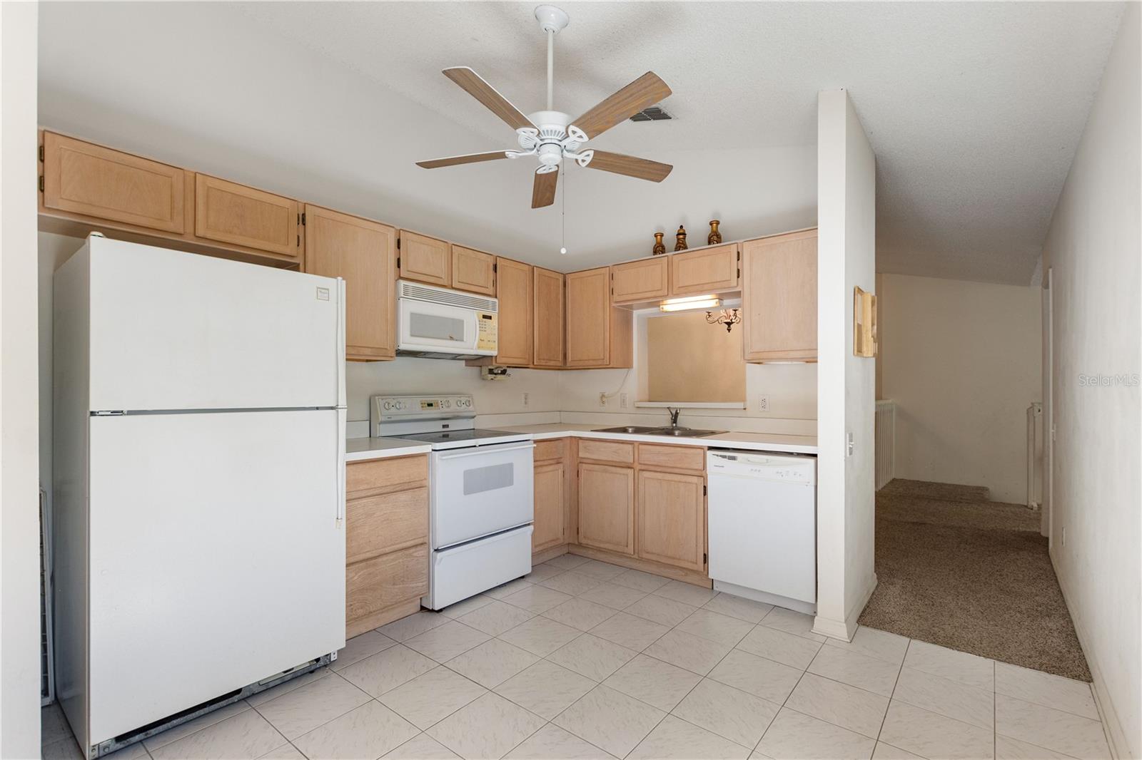 Image 16 of 41 For 5999 Lake Pointe Drive 606