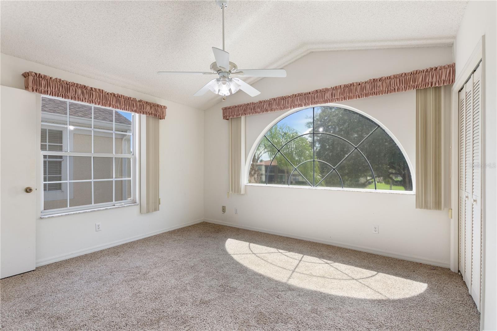 Image 20 of 41 For 5999 Lake Pointe Drive 606