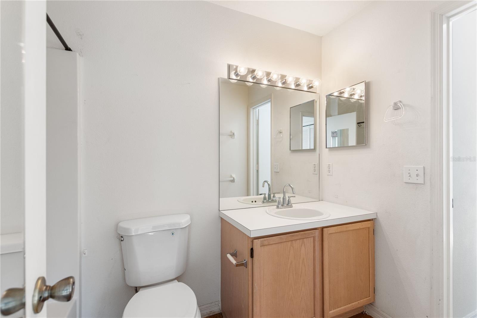 Image 21 of 41 For 5999 Lake Pointe Drive 606