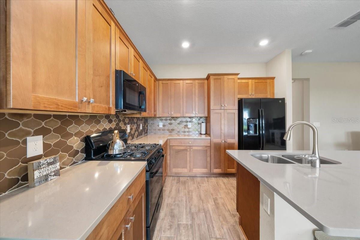 Image 56 of 100 For 5297 34th Street