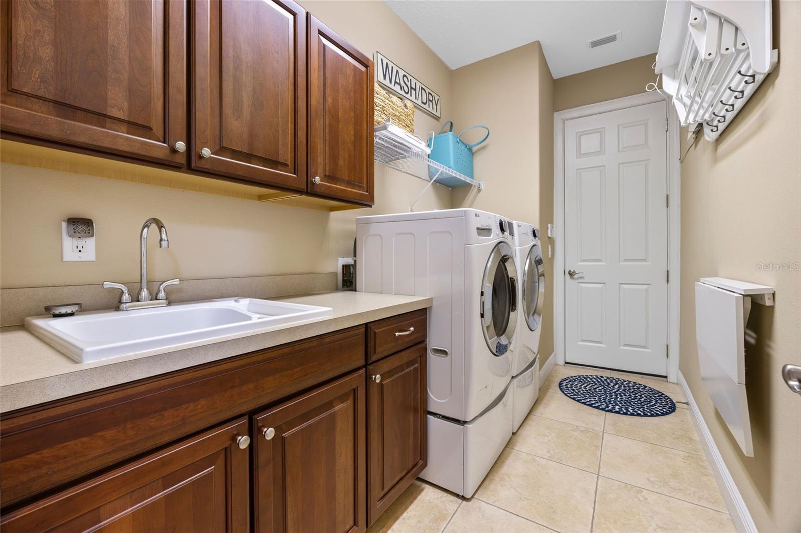 Image 50 of 77 For 1839 Blackwater Court