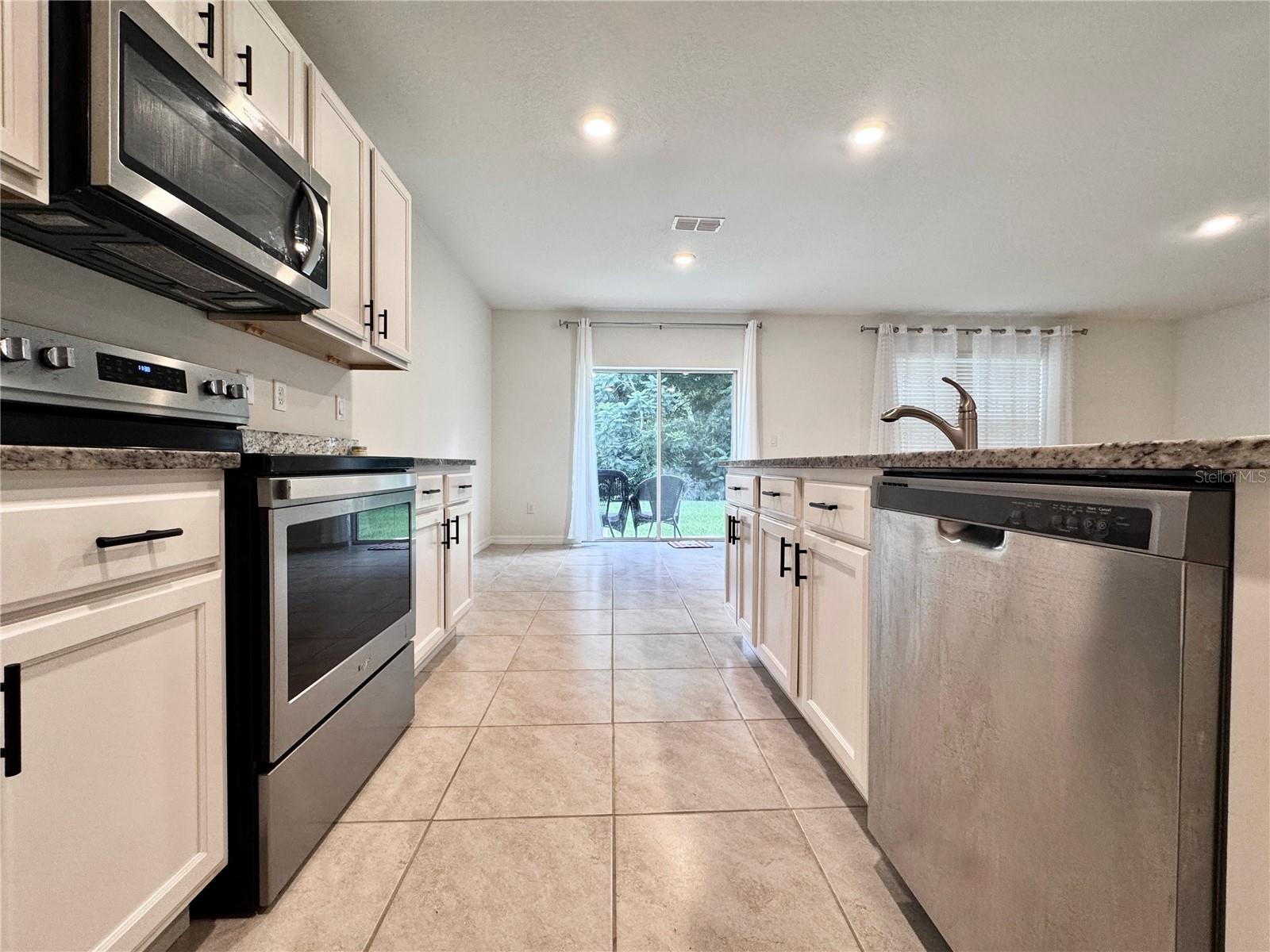 Image 12 of 46 For 6780 Coral Berry Drive