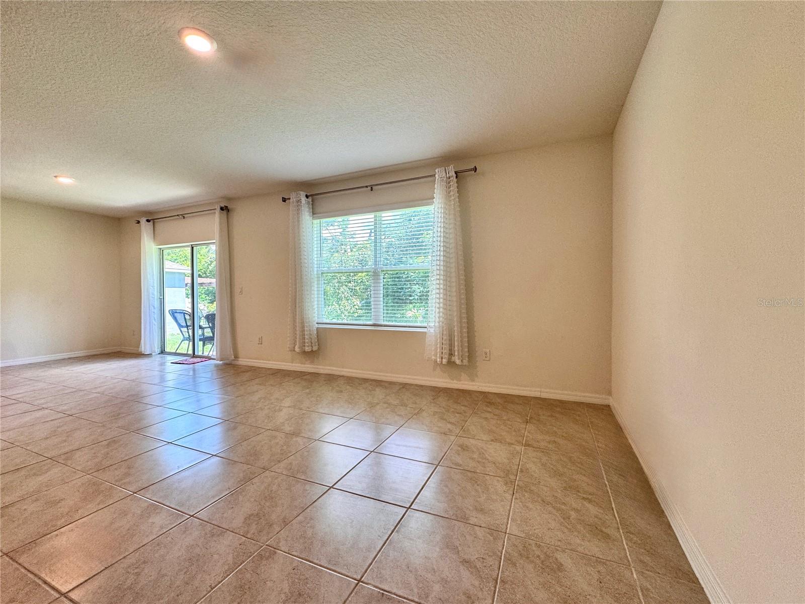 Image 16 of 46 For 6780 Coral Berry Drive