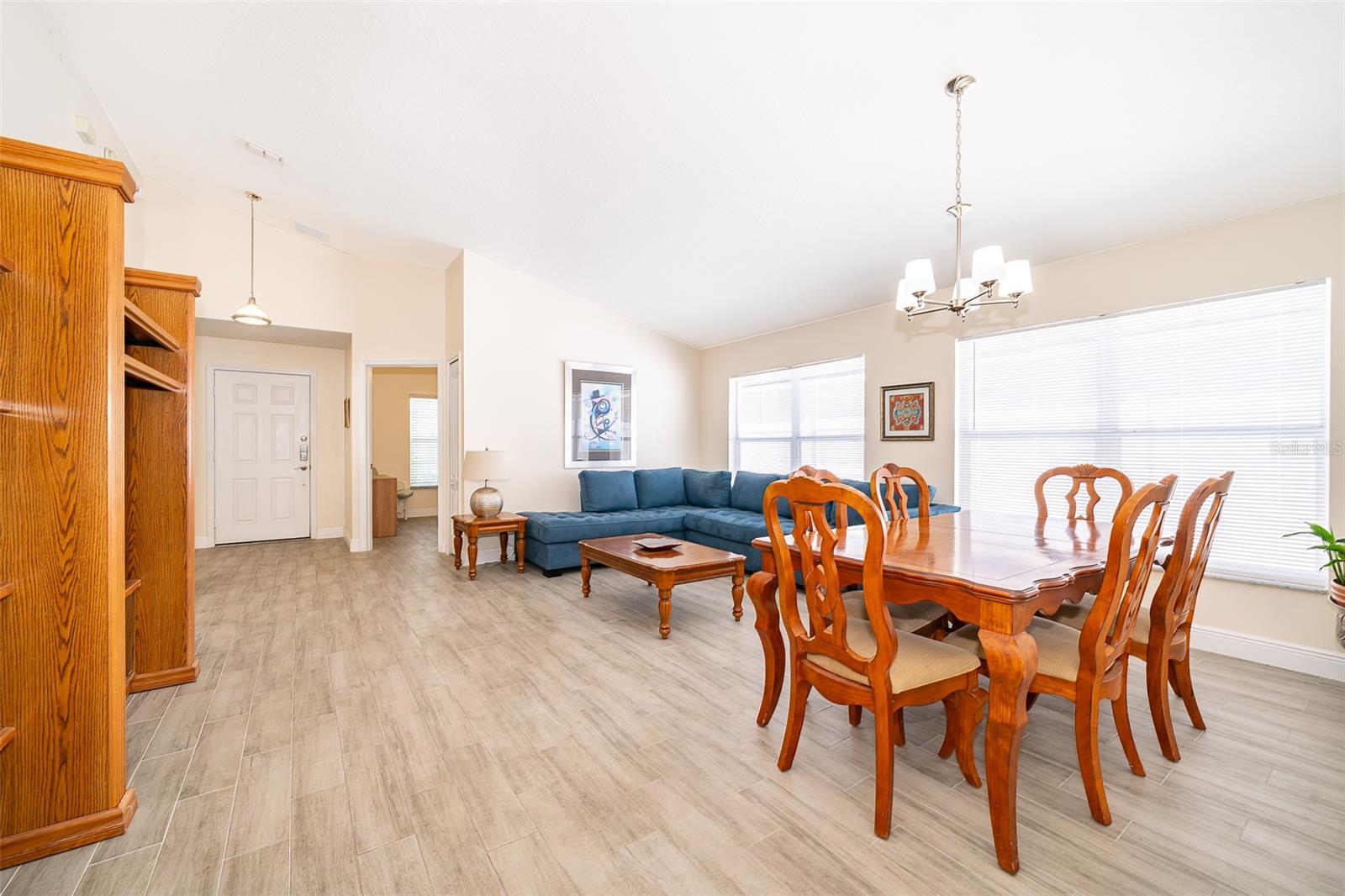 Image 10 of 33 For 15434 Markham Drive