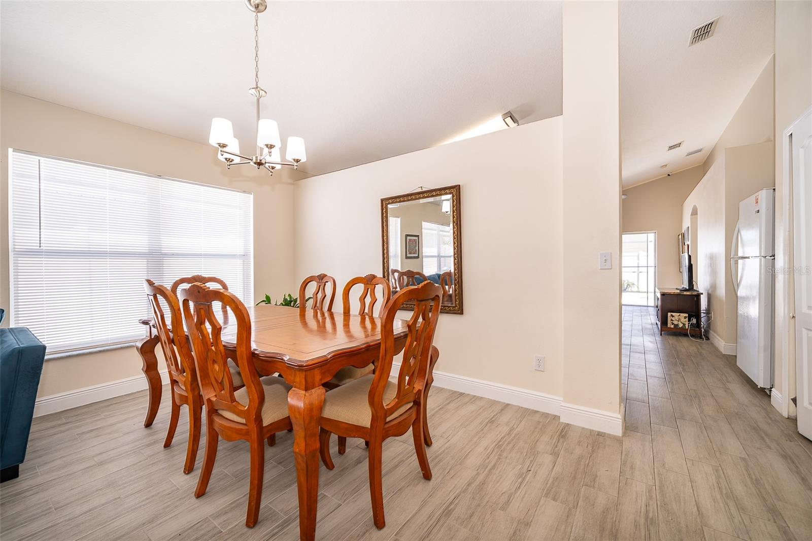 Image 13 of 33 For 15434 Markham Drive