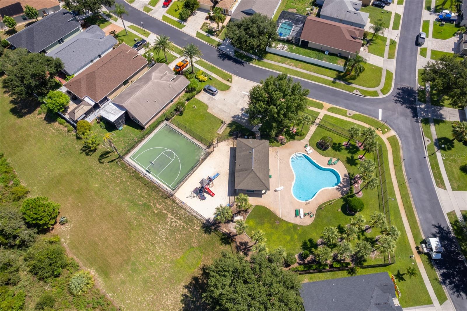 Image 32 of 33 For 15434 Markham Drive