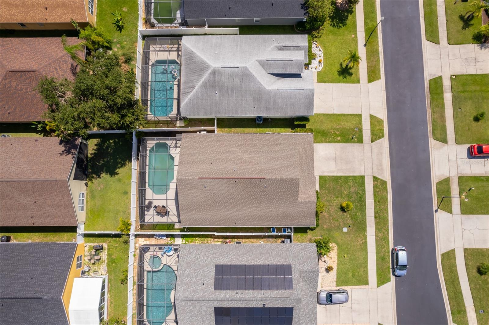 Image 4 of 33 For 15434 Markham Drive
