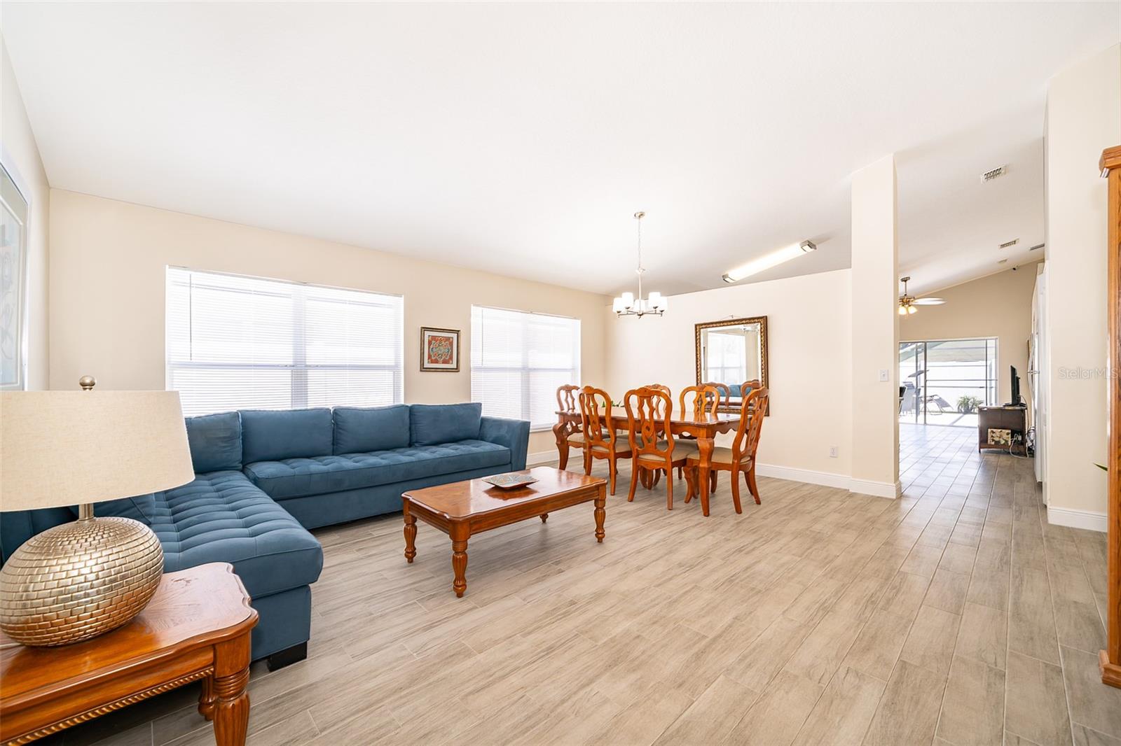 Image 6 of 33 For 15434 Markham Drive