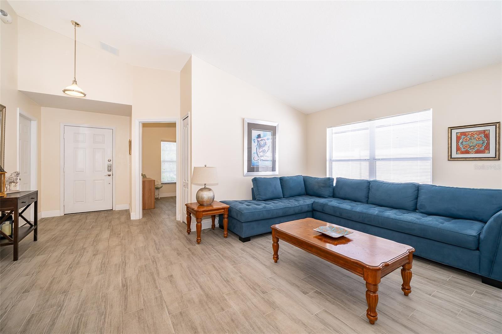 Image 9 of 33 For 15434 Markham Drive