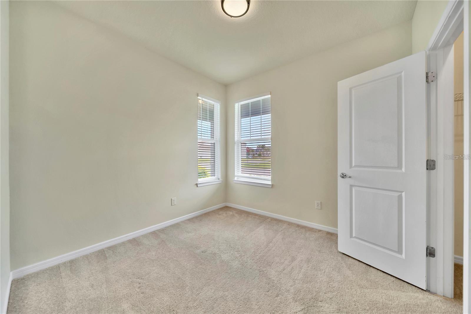 Image 18 of 23 For 2601 Blowing Breeze Avenue