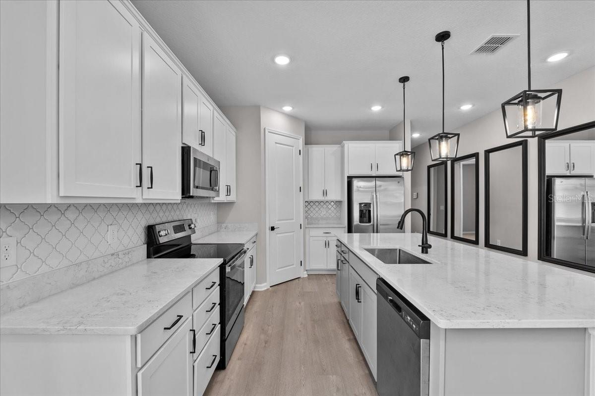Image 10 of 44 For 1717 Hilltop Drive