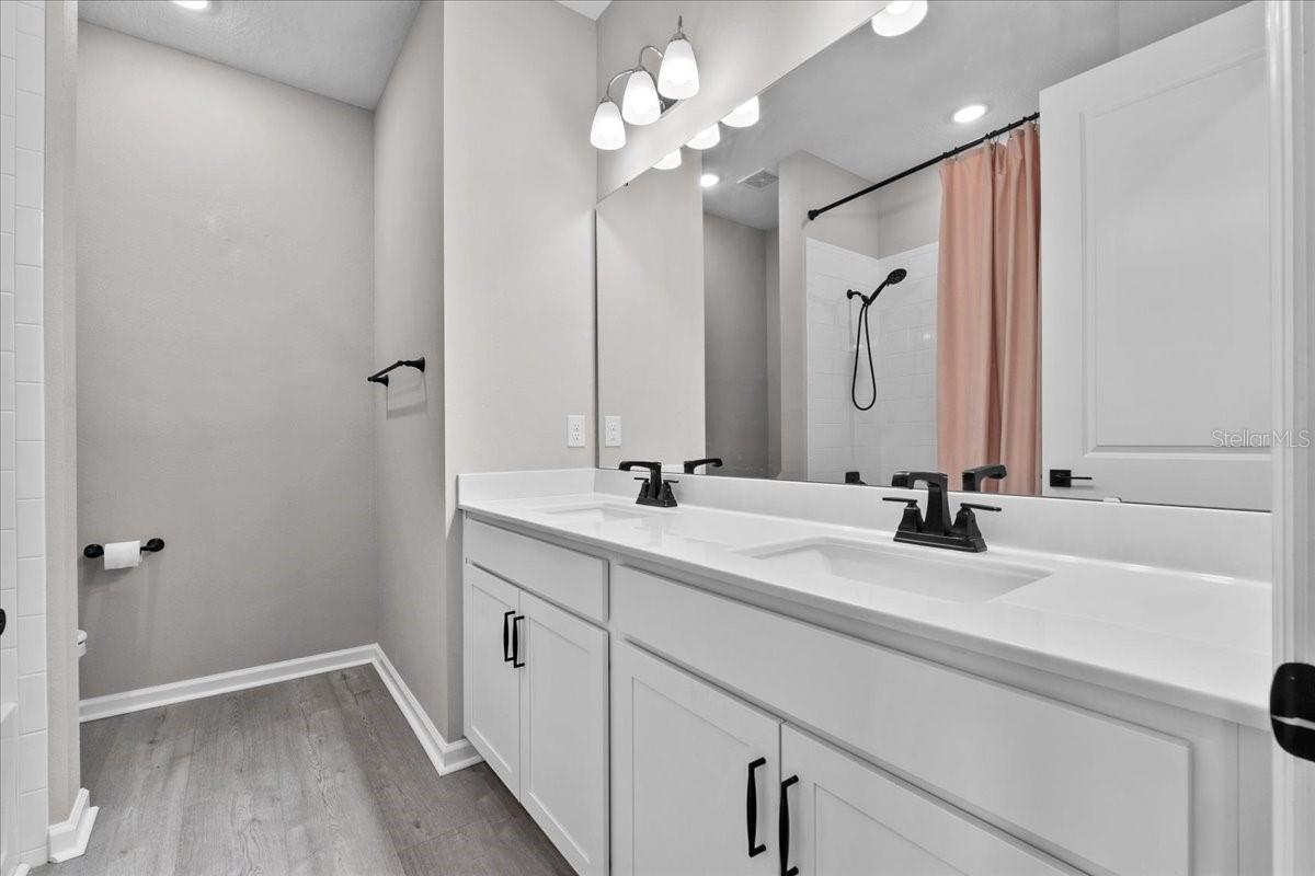 Image 34 of 44 For 1717 Hilltop Drive