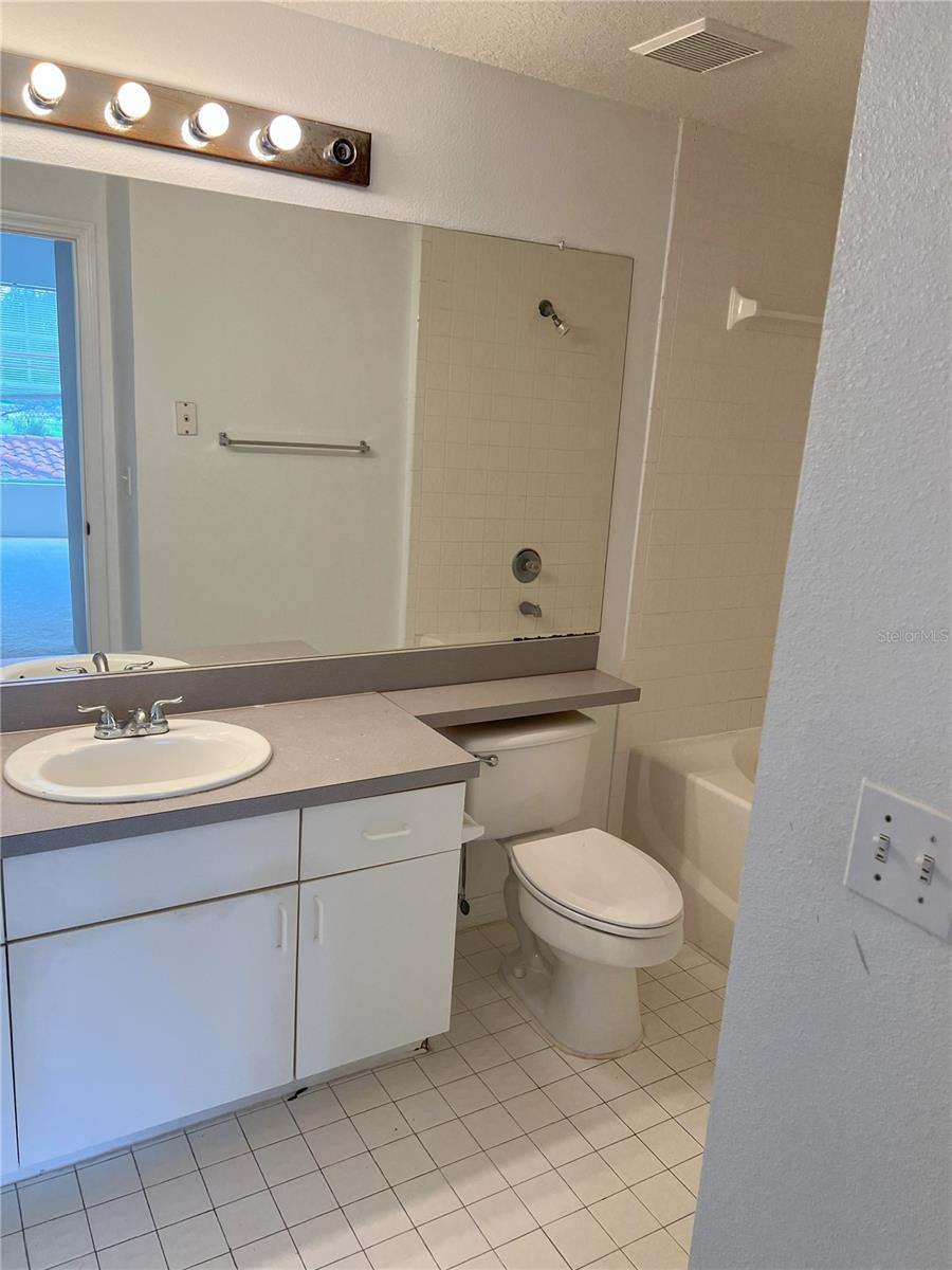 Image 10 of 20 For 5542 Metrowest Boulevard 206