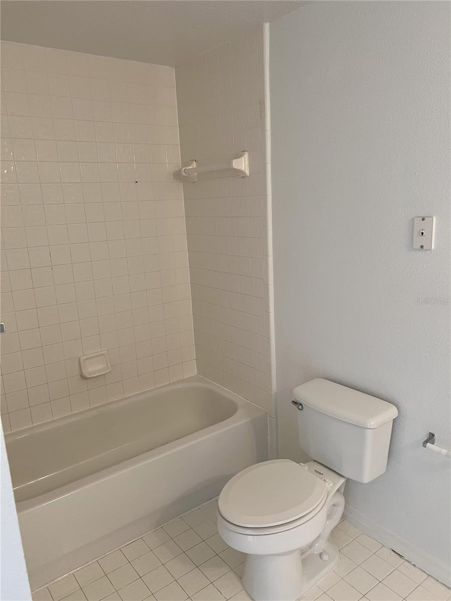 Image 14 of 20 For 5542 Metrowest Boulevard 206