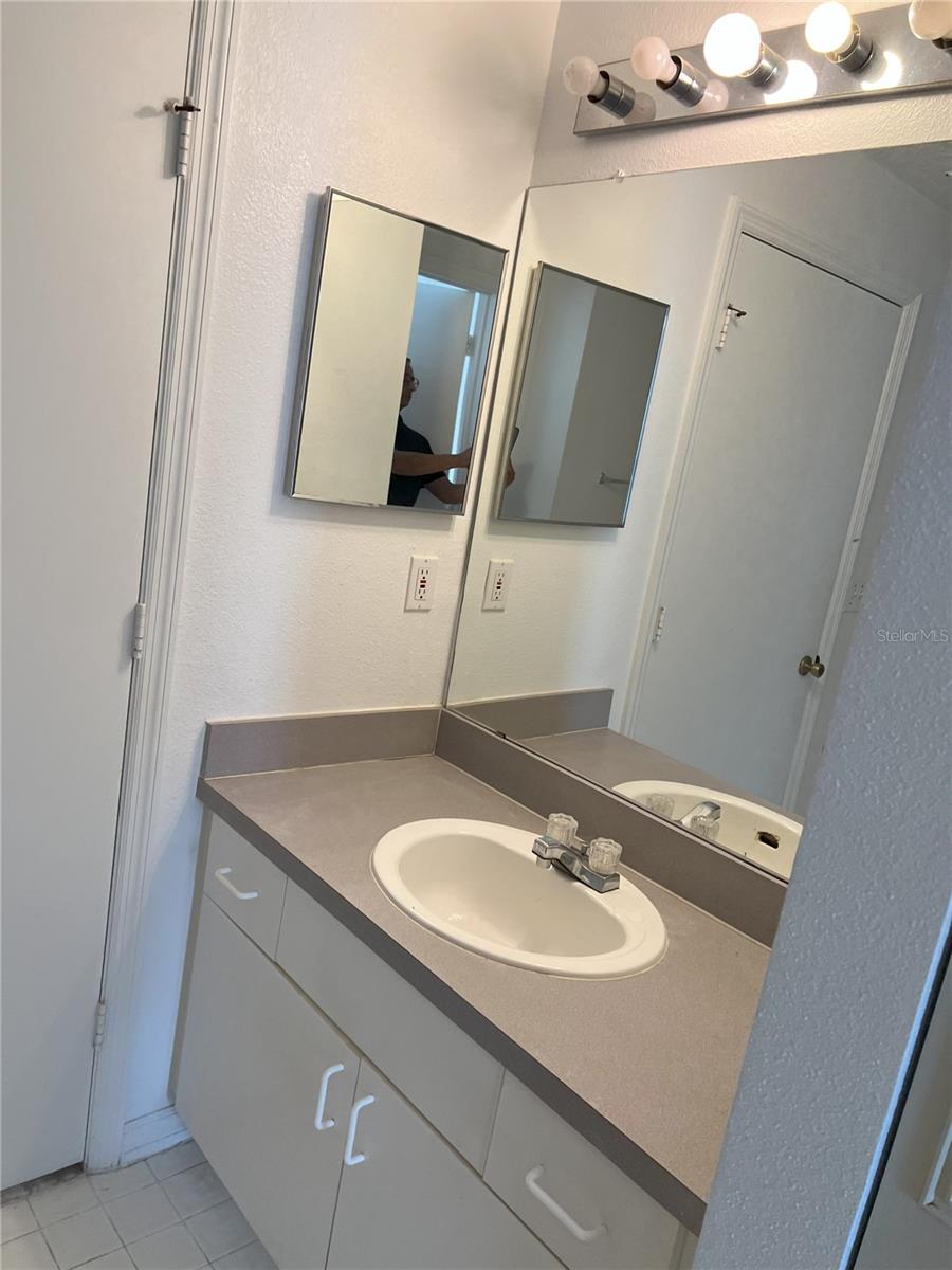 Image 15 of 20 For 5542 Metrowest Boulevard 206
