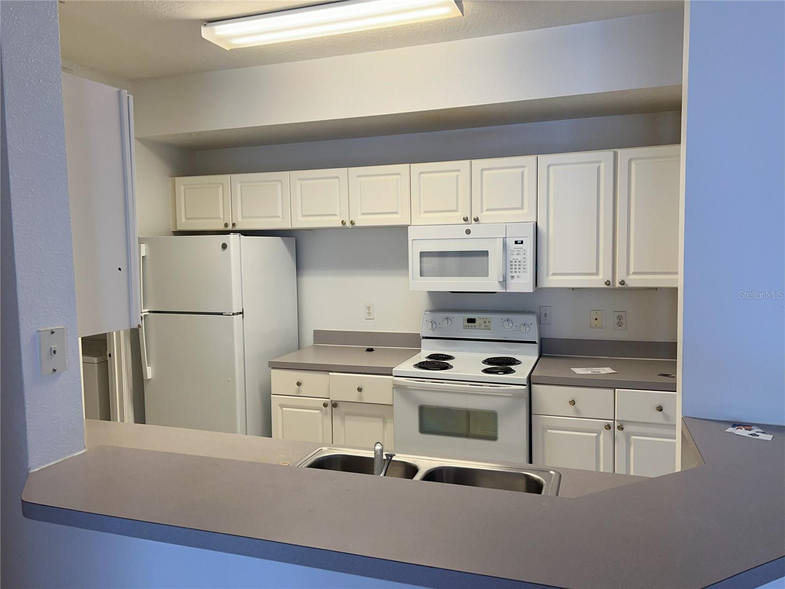 Image 5 of 20 For 5542 Metrowest Boulevard 206