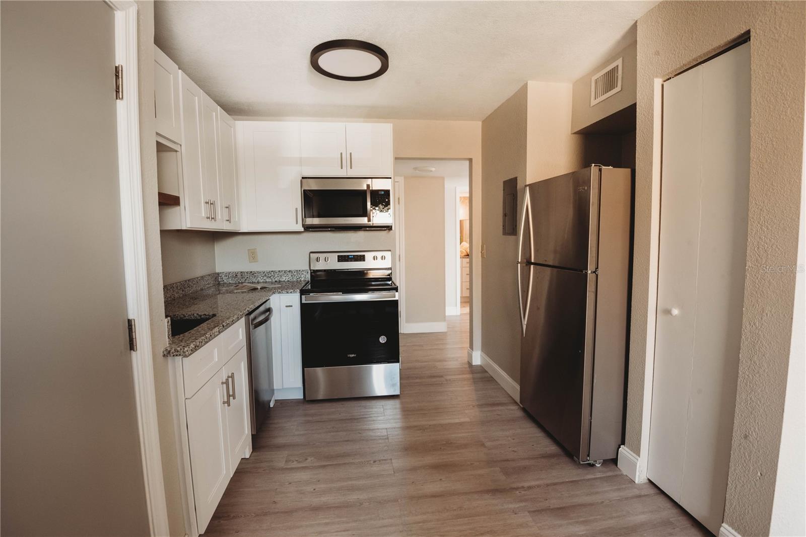 Image 7 of 14 For 200 Saint Andrews Boulevard 903