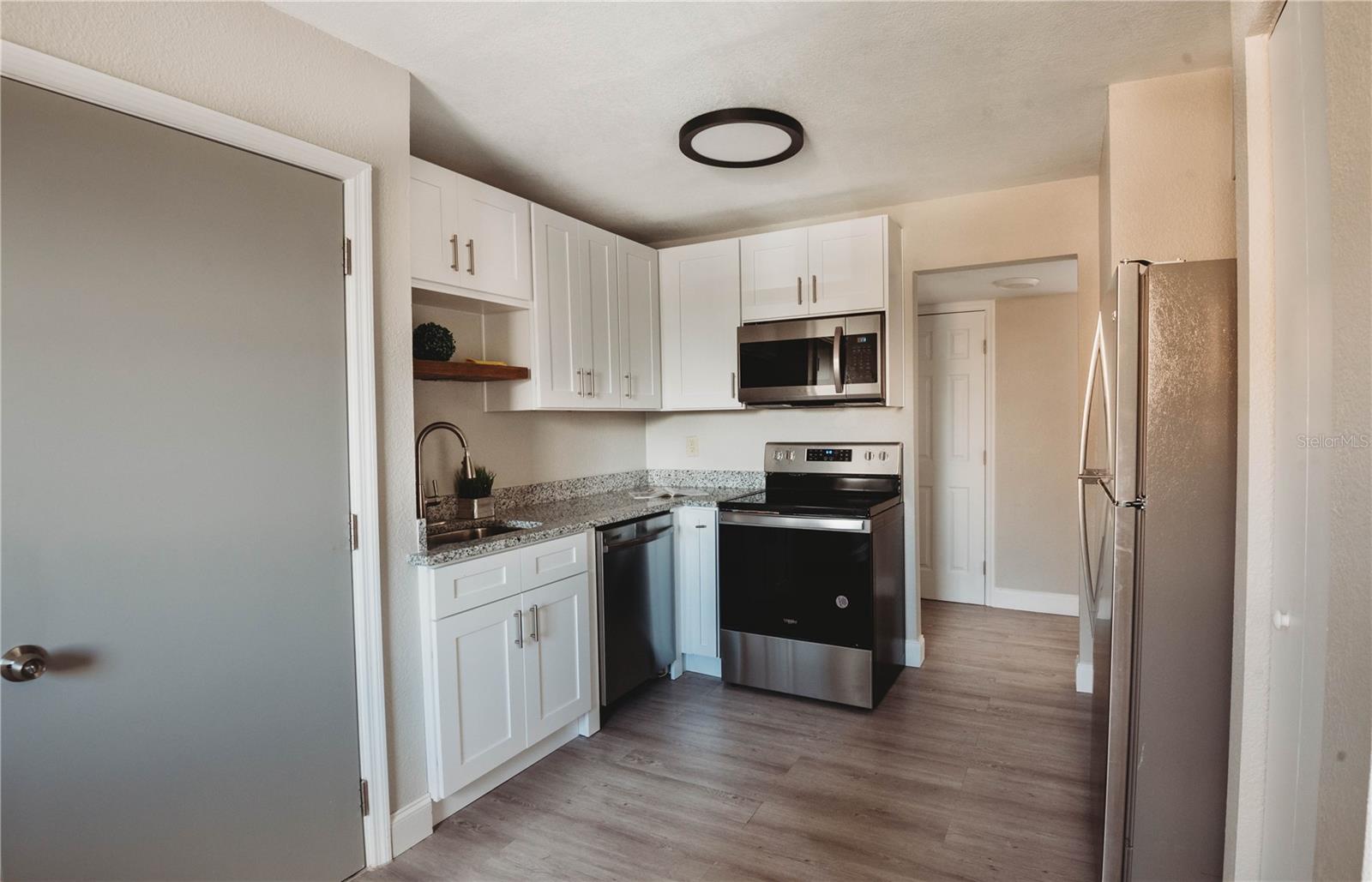 Image 8 of 14 For 200 Saint Andrews Boulevard 903