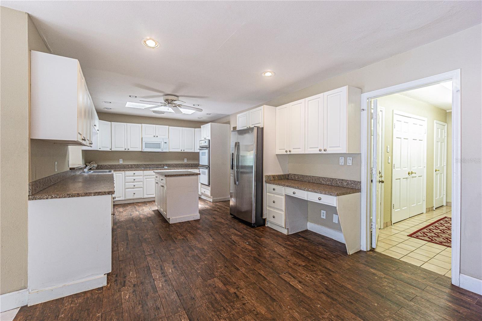 Image 21 of 42 For 18129 Crawley Drive 1