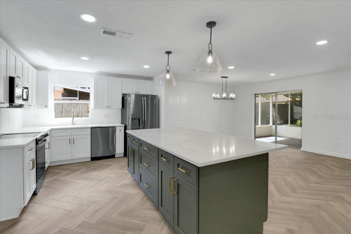Image 13 of 38 For 380 Banyan Drive