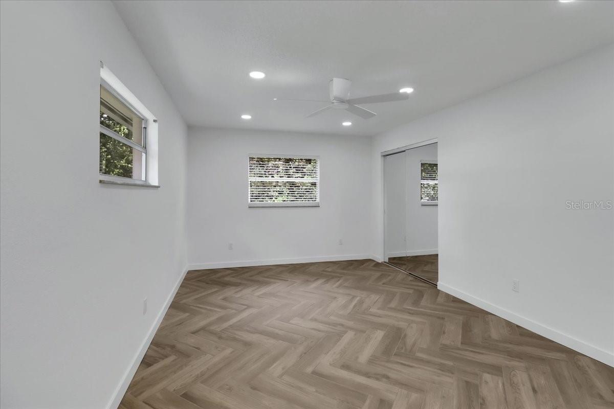 Image 18 of 38 For 380 Banyan Drive