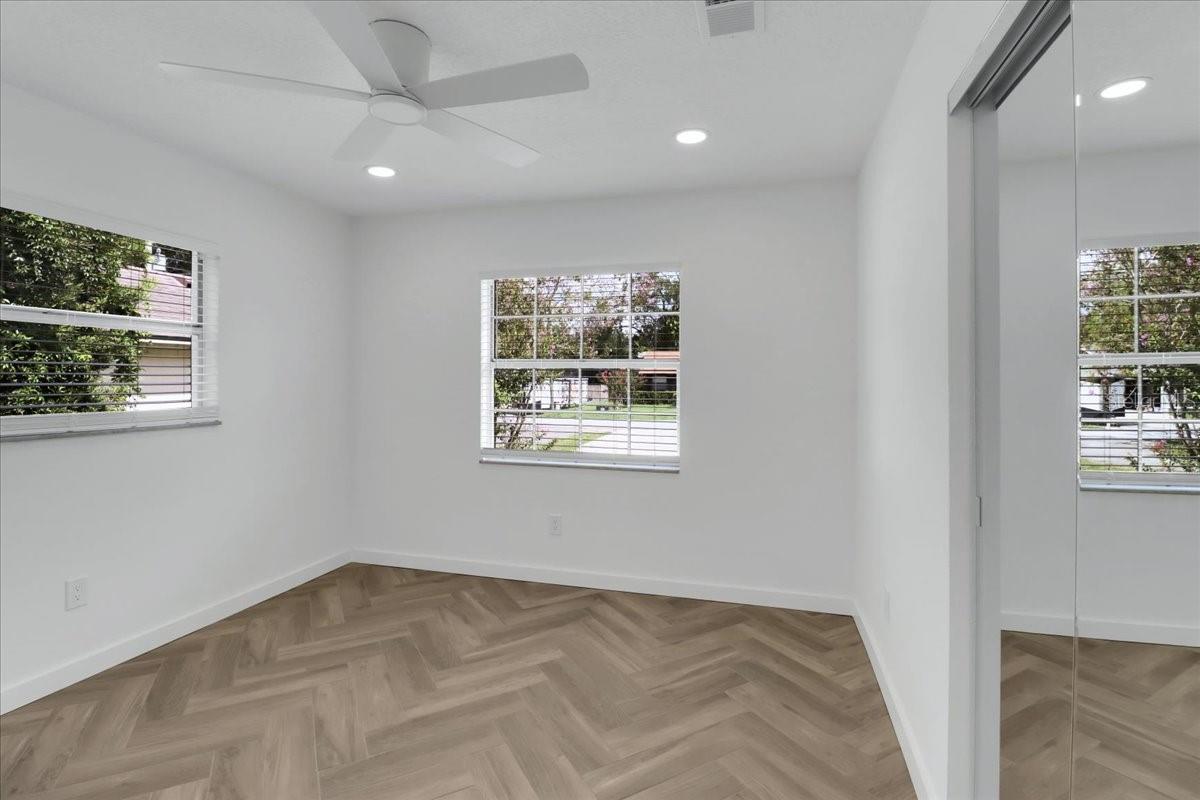 Image 24 of 38 For 380 Banyan Drive