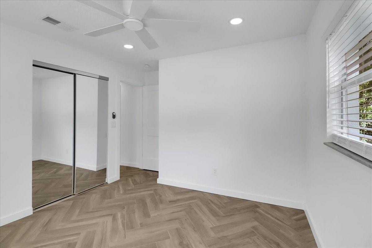 Image 25 of 38 For 380 Banyan Drive