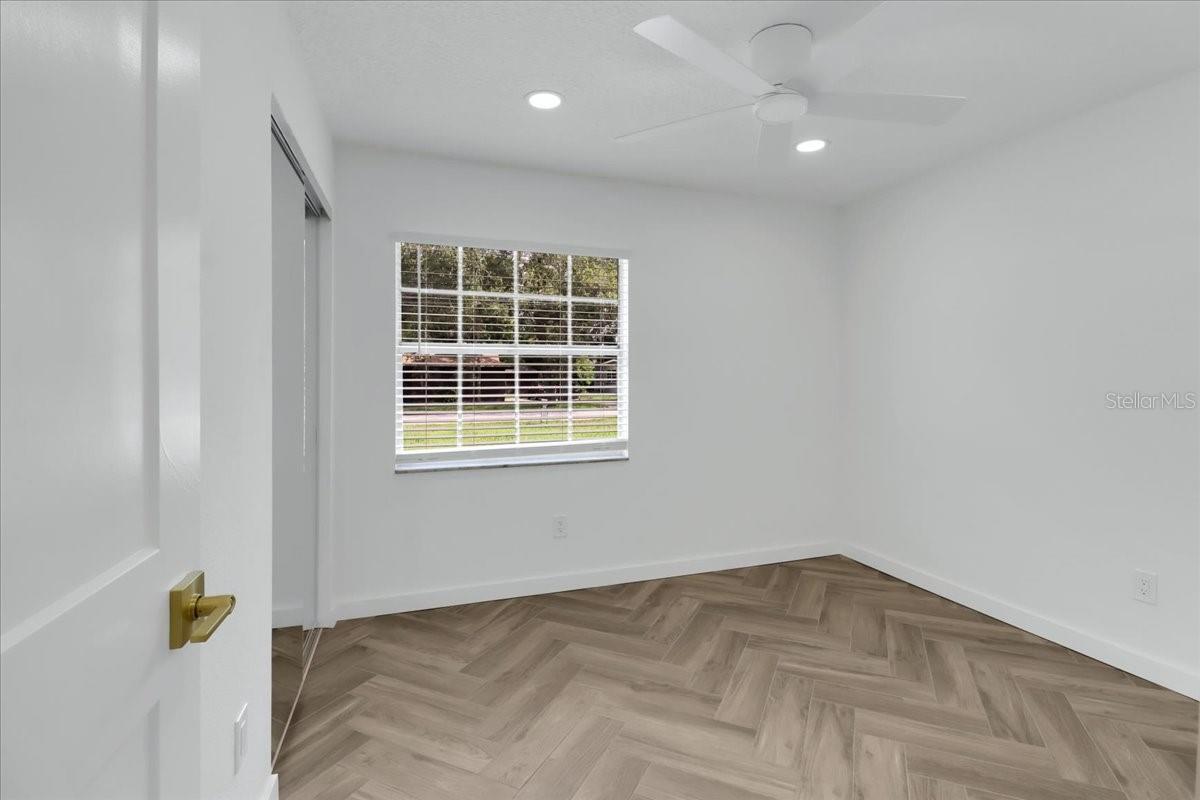 Image 26 of 38 For 380 Banyan Drive