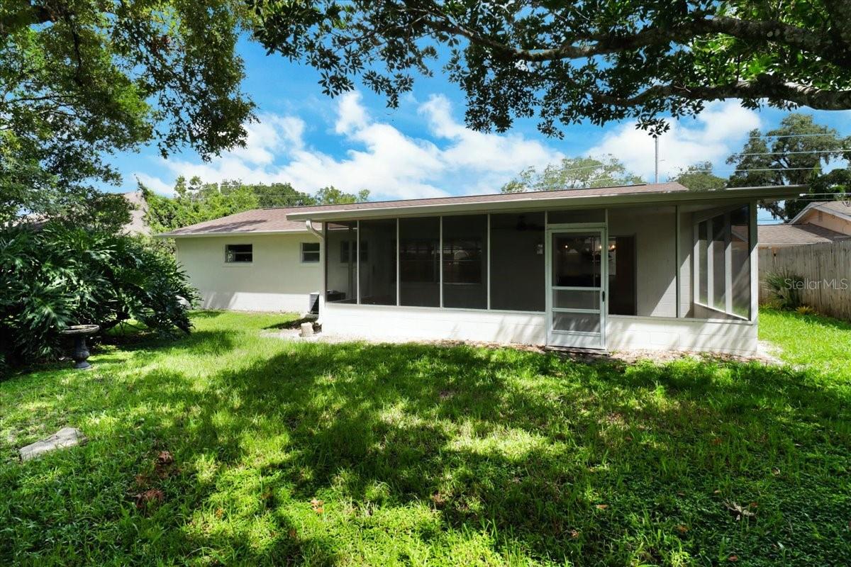 Image 36 of 38 For 380 Banyan Drive