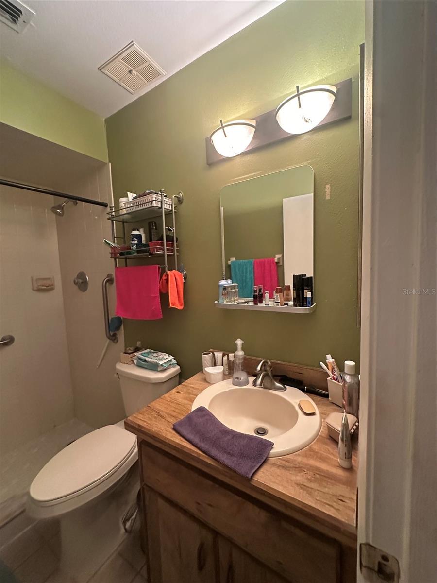 Image 10 of 40 For 751 Oak Manor Circle