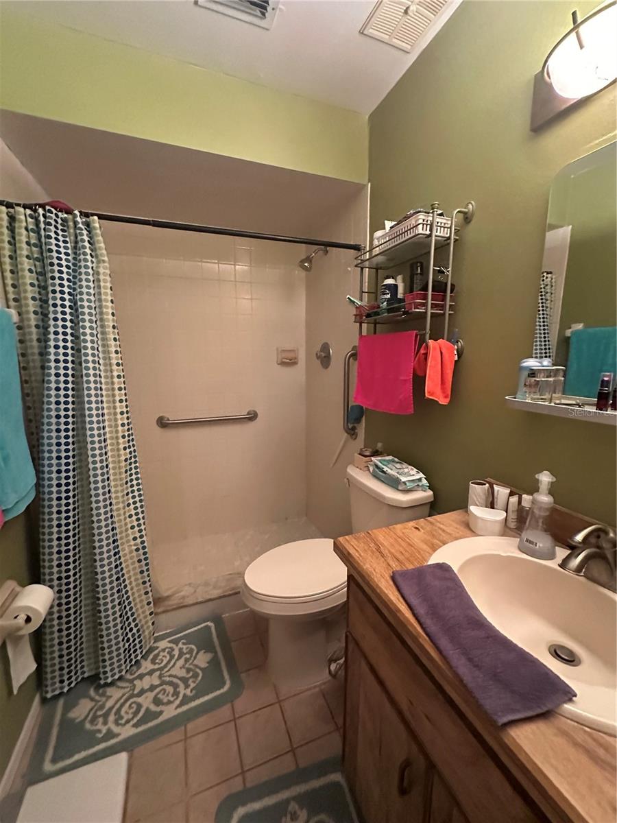 Image 11 of 40 For 751 Oak Manor Circle